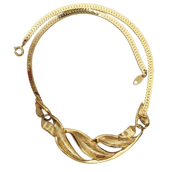 Trifari TM Gold Tone Gray Beige Pearly Enamel Leaf Collar Chain Necklace, E882 - Picture 6 of 8